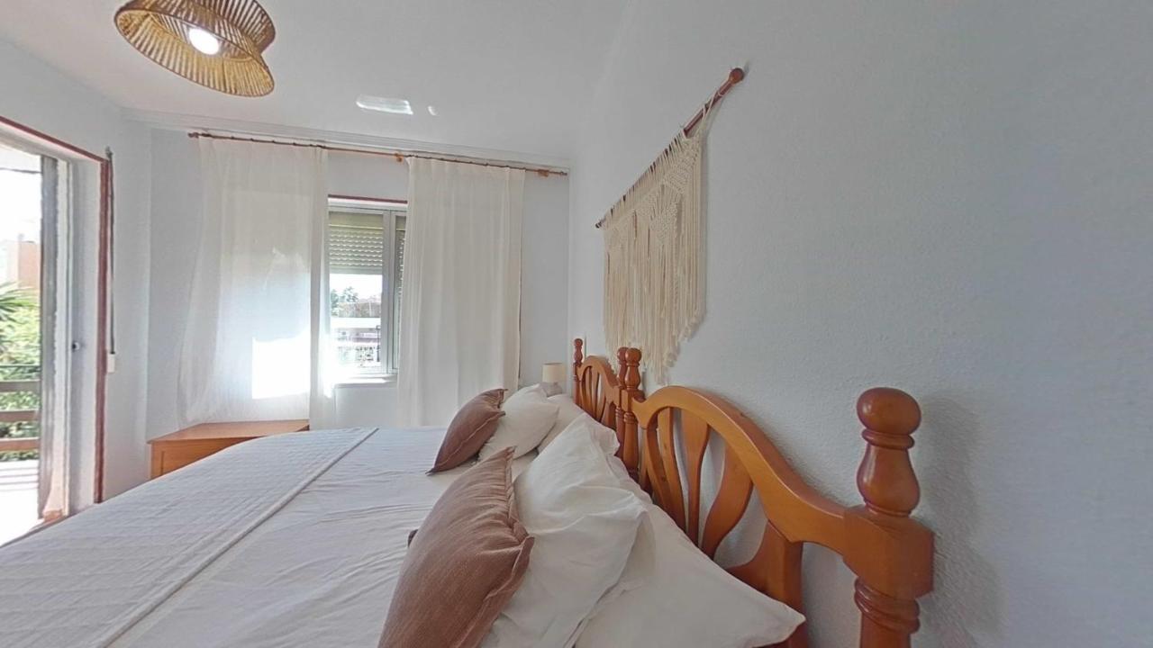 Acogedor En La Carihuela Con Plaza De Garaje Garantizada! Sol Montemar Apartman Torremolinos Kültér fotó